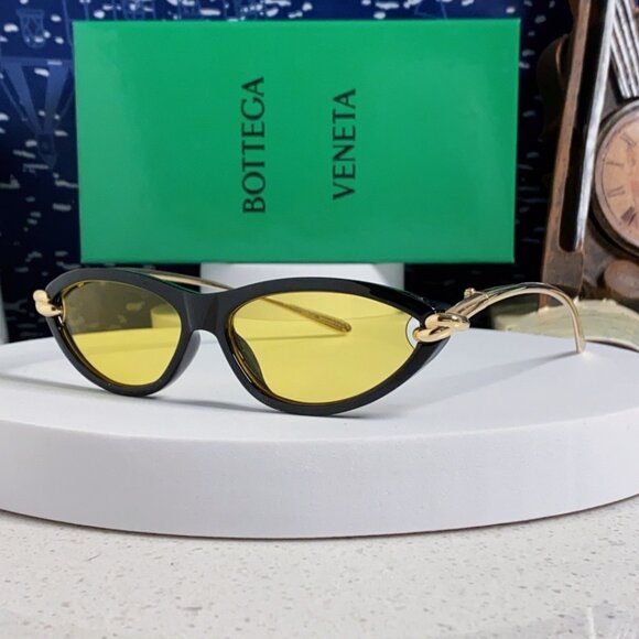 Bottega Veneta BV1390 Cat Eye Sunglasses Black Frame Yellow Lens
